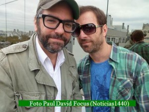 Kevin Johansen y Liniers (Foto Paul David Focus - Noticias1440 A002)